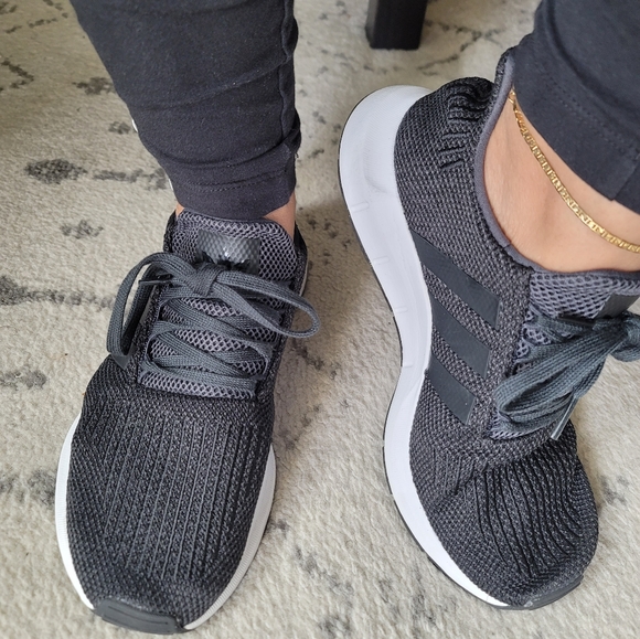 Adidas Swift Run men's 7 - Picture 2 of 6